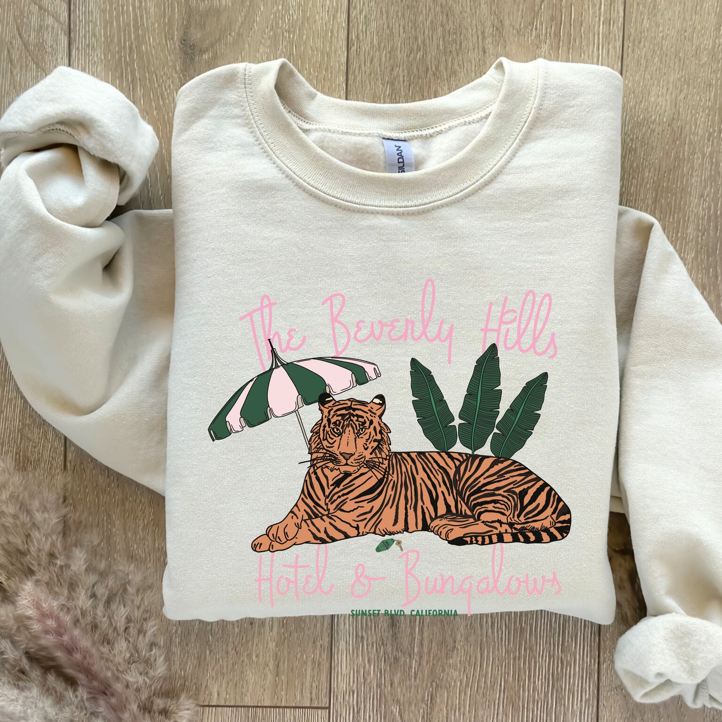 Vintage Beverly Hills Hotel Sweatshirt Tiger Sweater Posh Vintage Aesthetic Preppy California Crewneck Trendy State Sweatshirt